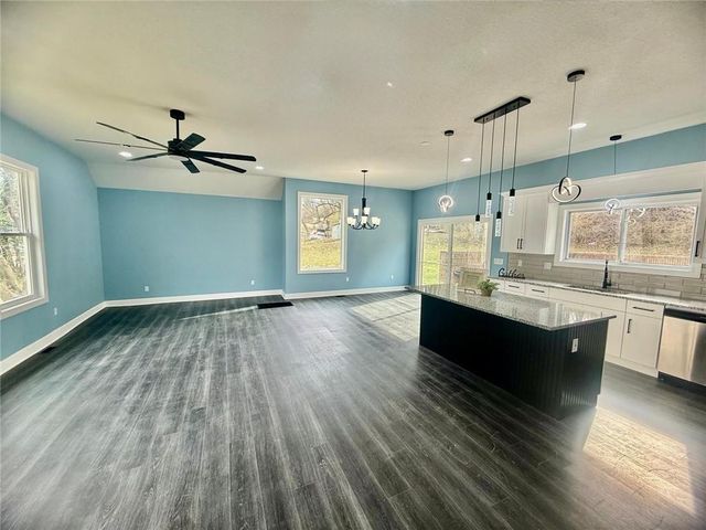 2538 Roe Lane, Kansas City, KS 66103