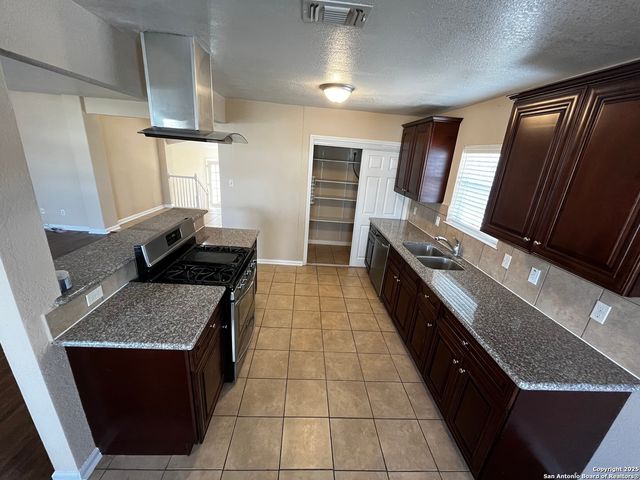 274 ROSEMONT DR, San Antonio, TX 78228