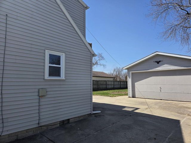 2230 S 10th STREET, Manitowoc, WI 54220