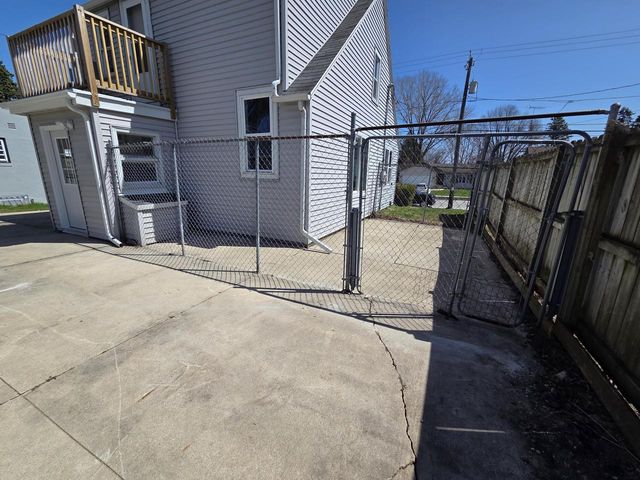 2230 S 10th STREET, Manitowoc, WI 54220