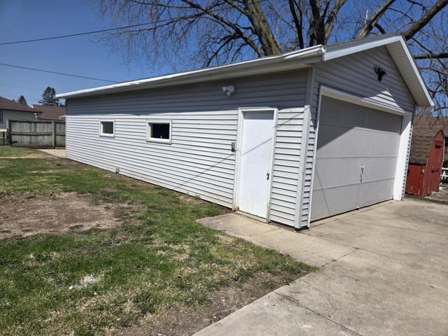 2230 S 10th STREET, Manitowoc, WI 54220