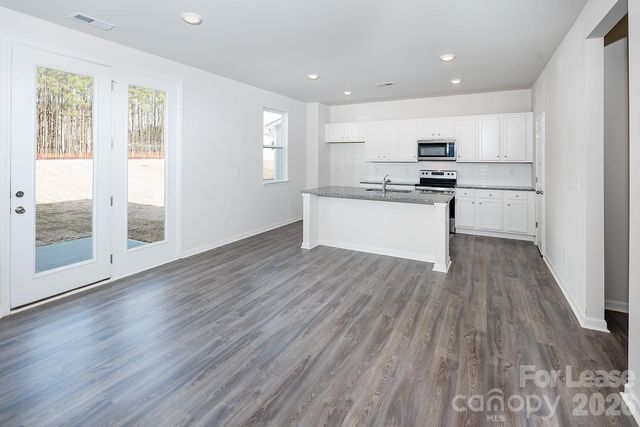 1014 Hanover Crossing Divide, Charlotte, NC 28215