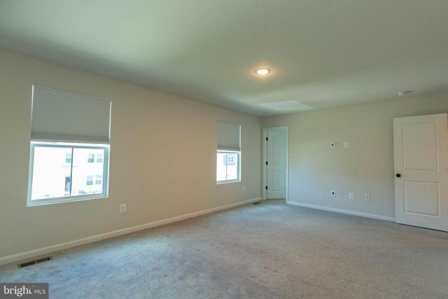 37 DIVING SCAUP RD, Hedgesville, WV 25427