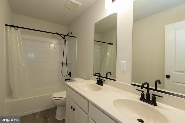 37 DIVING SCAUP RD, Hedgesville, WV 25427