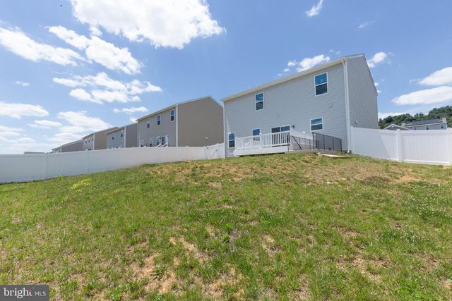 37 DIVING SCAUP RD, Hedgesville, WV 25427