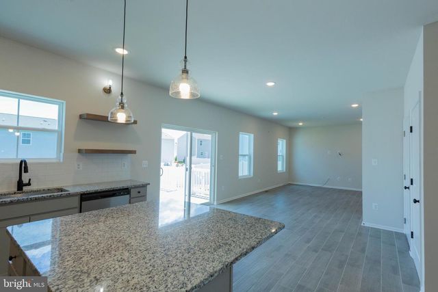 37 DIVING SCAUP RD, Hedgesville, WV 25427