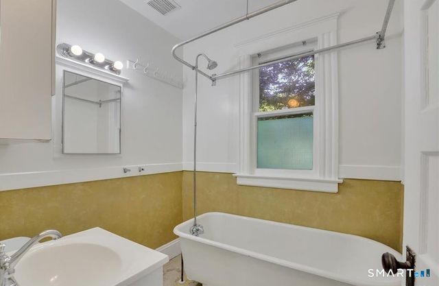 56 Winter Street, Manchester, CT 06040