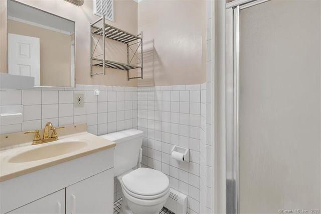 56 Winter Street, Manchester, CT 06040