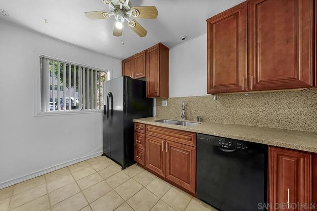 6787 Alvarado Rd 5, San Diego, CA 92120