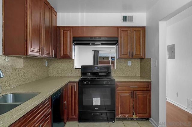 6787 Alvarado Rd 5, San Diego, CA 92120