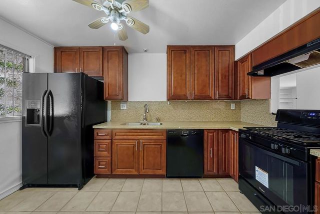 6787 Alvarado Rd 5, San Diego, CA 92120