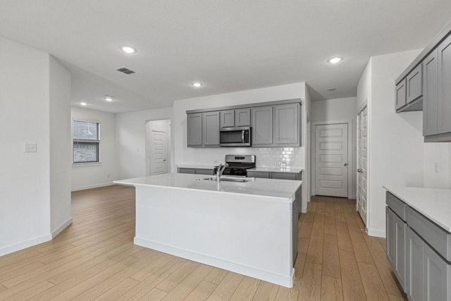 888 Sunflower Road, Lavon, TX 75166