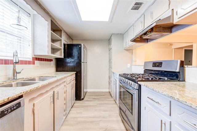 2126 Fir Springs Drive, Houston, TX 77339