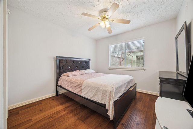 16147 New Field Drive, Houston, TX 77082