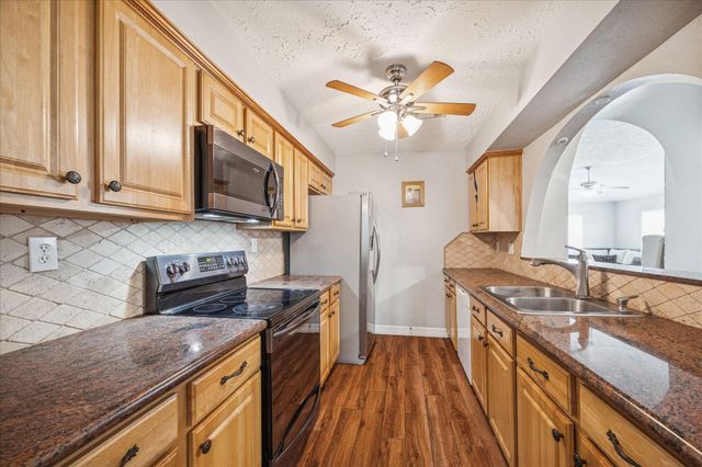 16147 New Field Drive, Houston, TX 77082