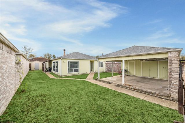 16147 New Field Drive, Houston, TX 77082