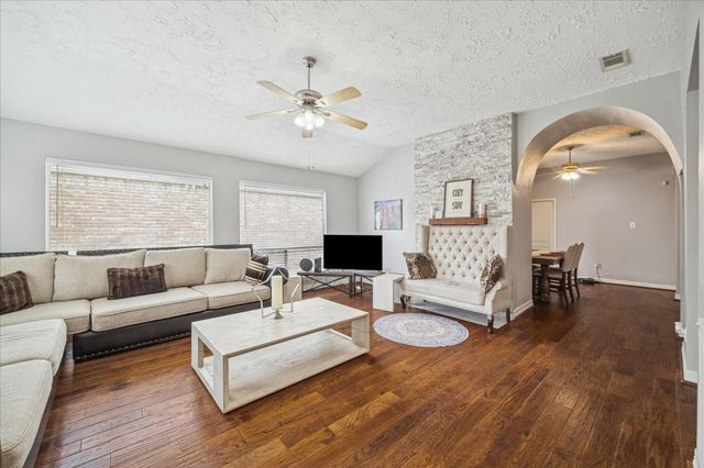 16147 New Field Drive, Houston, TX 77082