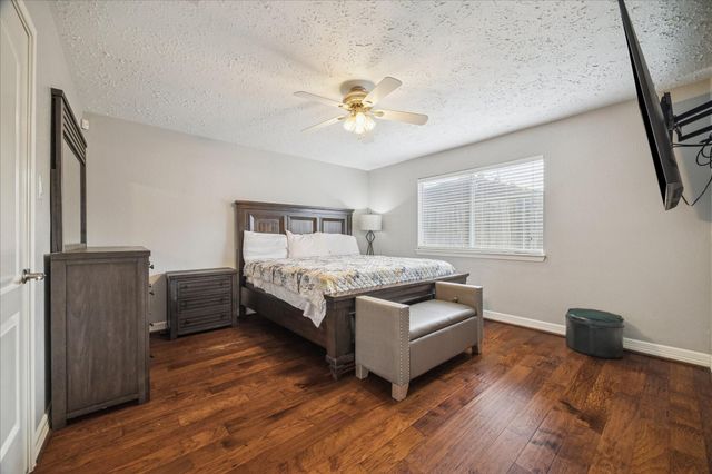 16147 New Field Drive, Houston, TX 77082