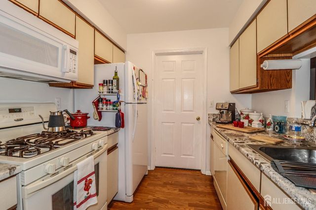 62 Haverhill Place, Franklin, NJ 08873