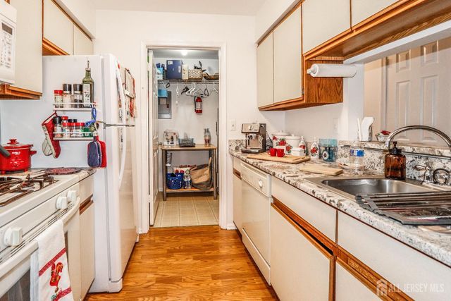 62 Haverhill Place, Franklin, NJ 08873