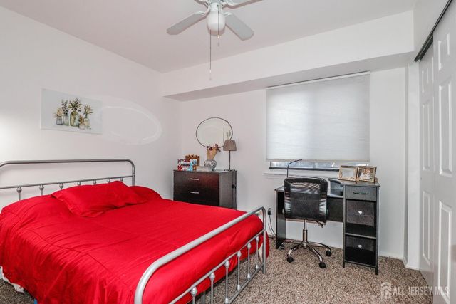 62 Haverhill Place, Franklin, NJ 08873