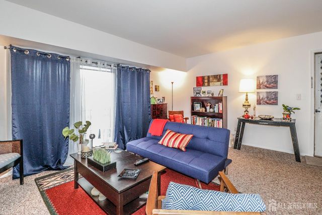 62 Haverhill Place, Franklin, NJ 08873