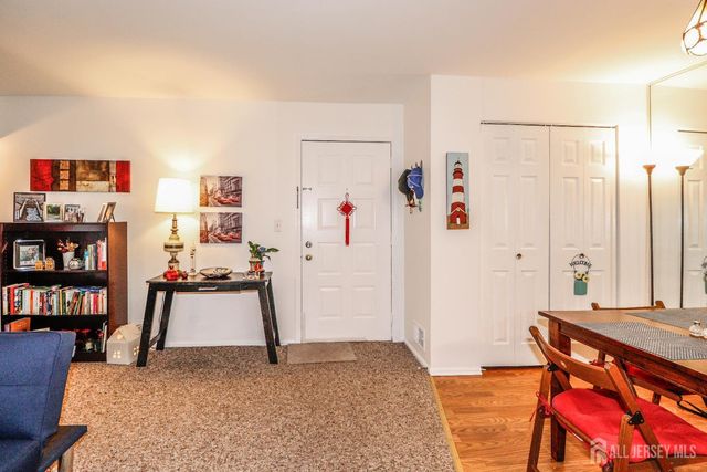 62 Haverhill Place, Franklin, NJ 08873