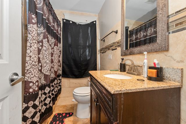 1828 S 58th Avenue, Cicero, IL 60804