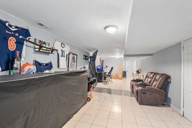 1828 S 58th Avenue, Cicero, IL 60804