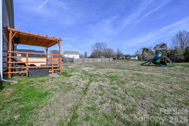 2820 Loxdale Farms Drive 14, Monroe, NC 28110