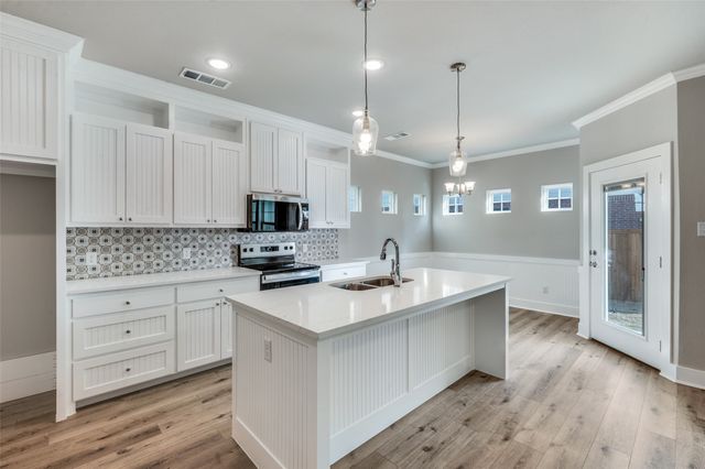 104 Market Street, Lake Dallas, TX 75065