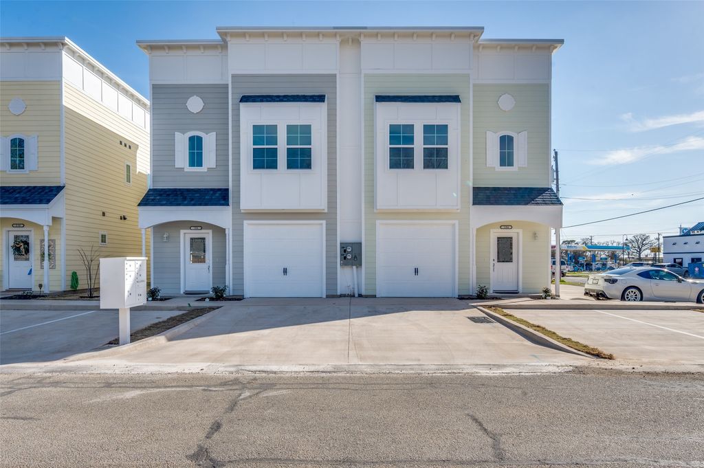 104 Market Street, Lake Dallas, TX 75065