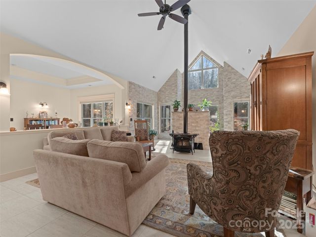 829 Kelly Mountain Road, Brevard, NC 28712