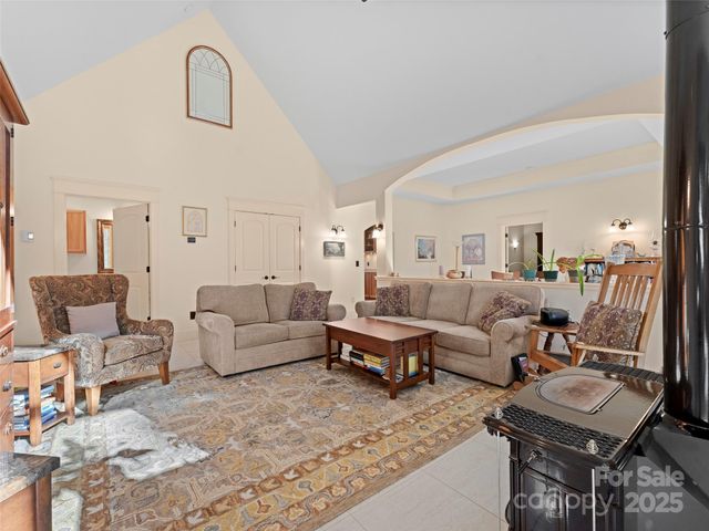 829 Kelly Mountain Road, Brevard, NC 28712