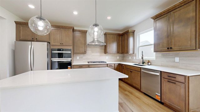 826 Kuss Drive, Saline, MI 48176