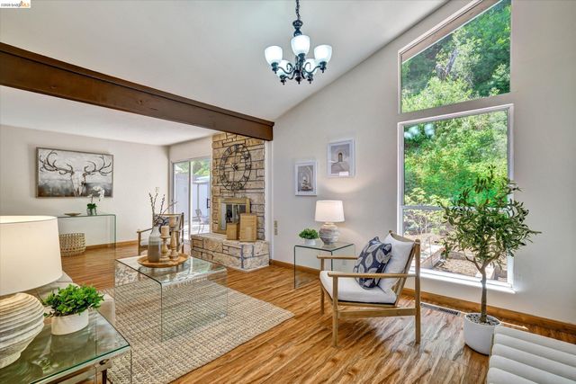 2826 Wright Ave, Pinole, CA 94564