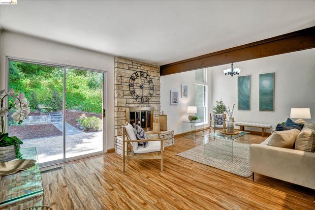 2826 Wright Ave, Pinole, CA 94564
