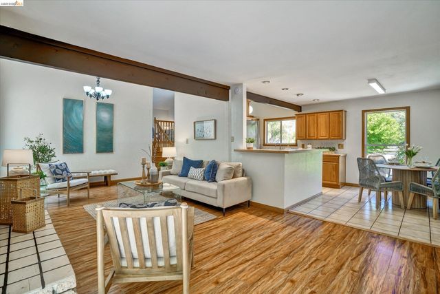2826 Wright Ave, Pinole, CA 94564