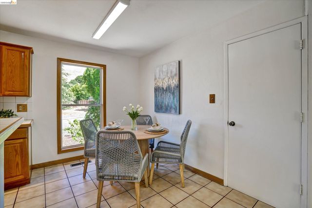 2826 Wright Ave, Pinole, CA 94564