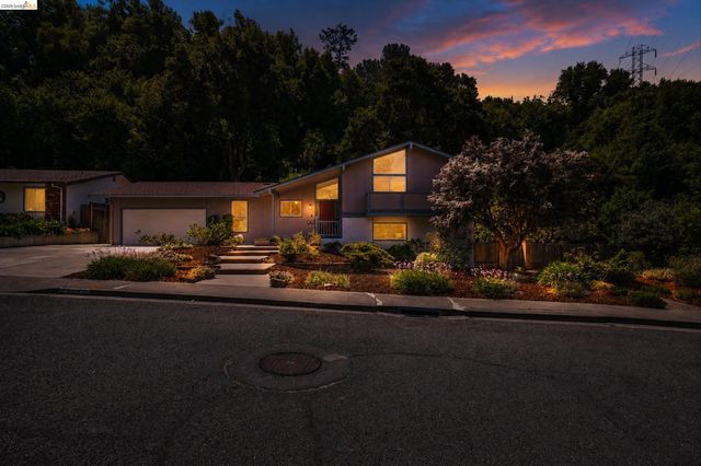 2826 Wright Ave, Pinole, CA 94564