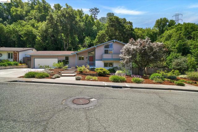 2826 Wright Ave, Pinole, CA 94564