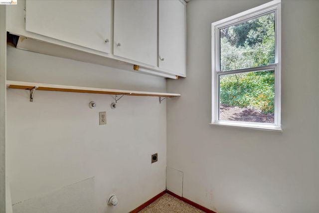 2826 Wright Ave, Pinole, CA 94564