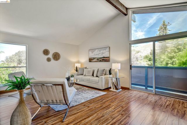 2826 Wright Ave, Pinole, CA 94564