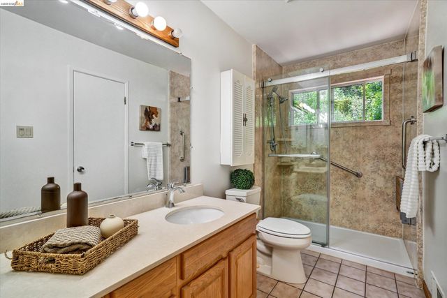 2826 Wright Ave, Pinole, CA 94564