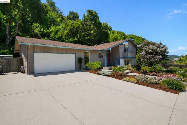 2826 Wright Ave, Pinole, CA 94564