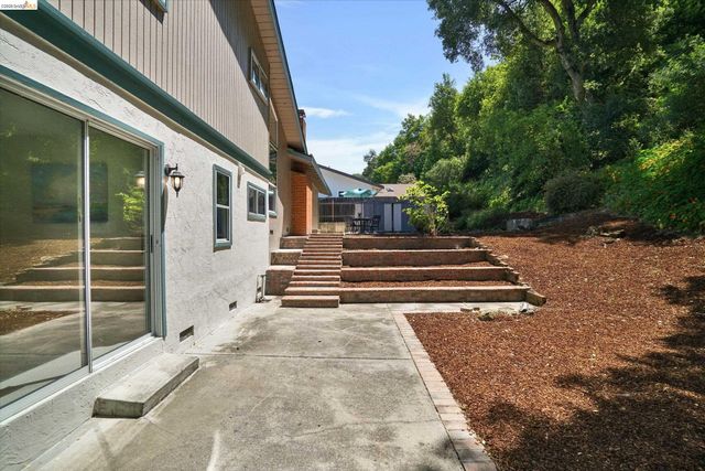 2826 Wright Ave, Pinole, CA 94564