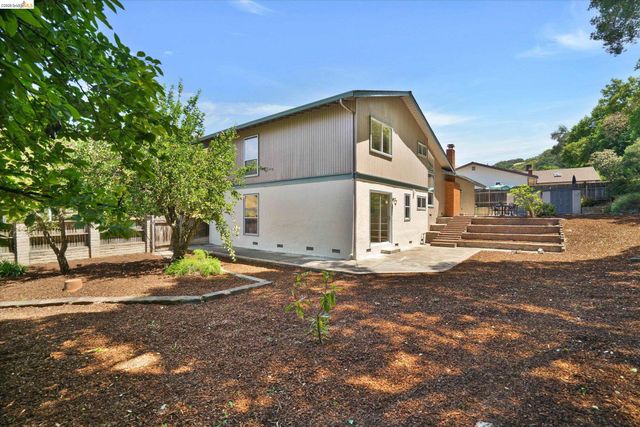 2826 Wright Ave, Pinole, CA 94564