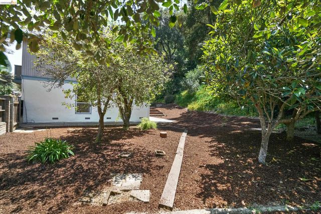 2826 Wright Ave, Pinole, CA 94564