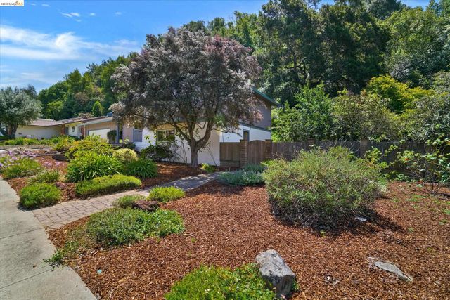2826 Wright Ave, Pinole, CA 94564