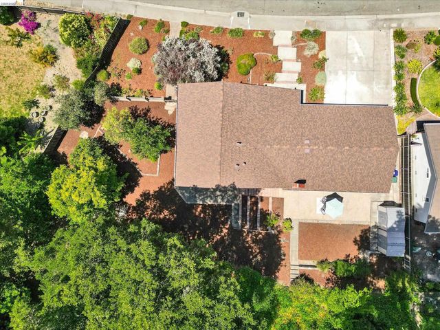 2826 Wright Ave, Pinole, CA 94564